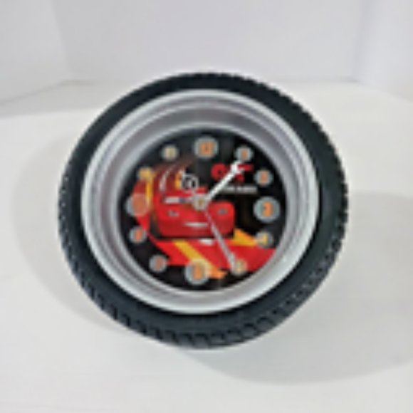 Rare Lightning McQueen CARS Disney Pixar 10" Tire Shaped Wall Clock Preowned - Picture 2 of 10